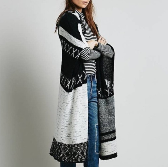 Free People Solstice Spirit Poncho - Picture 4 of 10